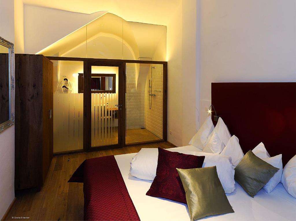 Hotel Landhaus Moserhof 굼폴드스키르첸 객실 사진